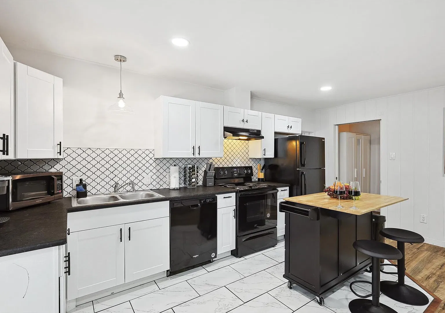 Delightful Flat in Fort Worth - 1BR/1BA — Photo 4