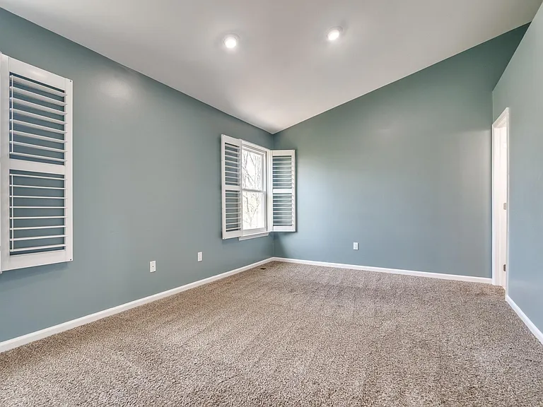 6412 Warren Point Ct — Photo 18