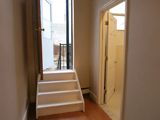 Rented by MNS | media 5