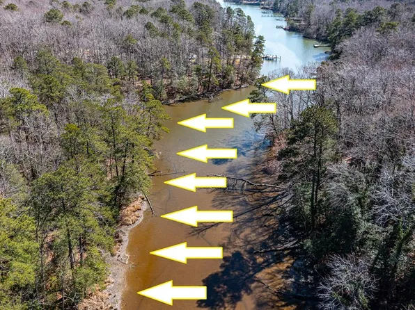 24 Bermuda Rd, Lancaster, VA 22503