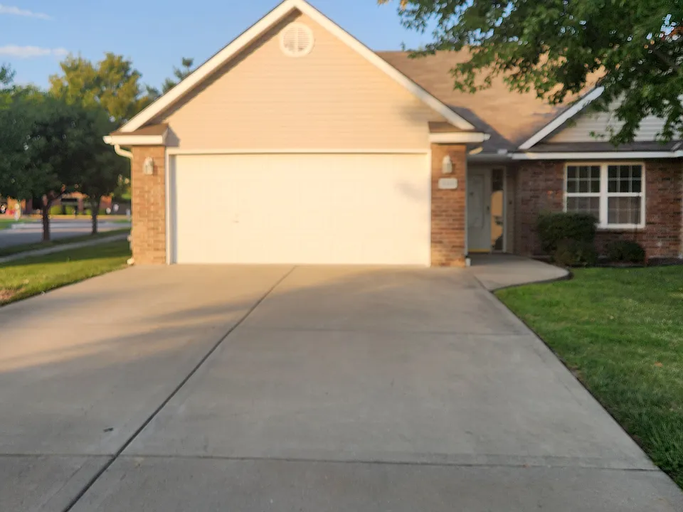 3000 Emerald Ct