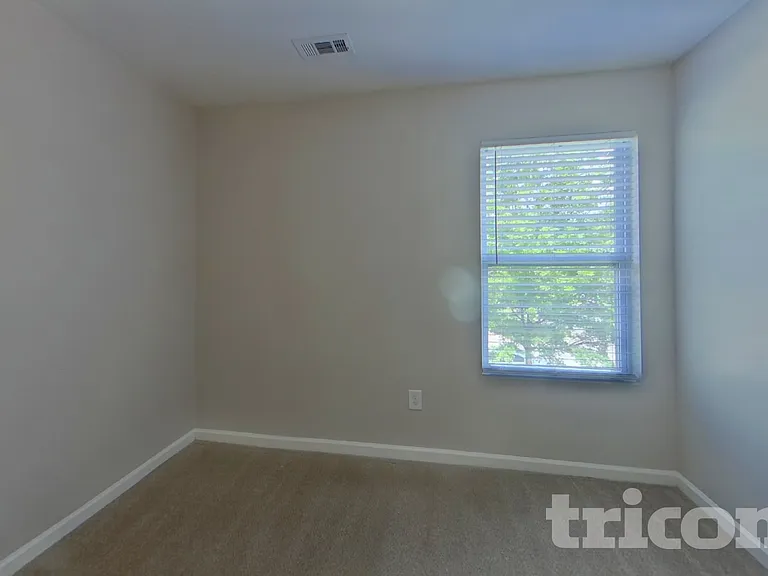 2046 Aragon Ln — Photo 13