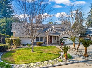 3023 W Green Oaks Dr, Visalia, CA 93277