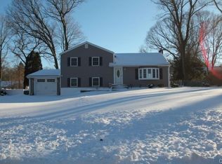 42 Rolling Wood Dr, Trumbull, CT 06611