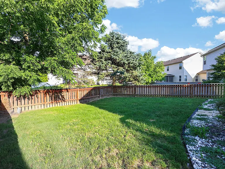 9166 Windy Creek Dr — Photo 37