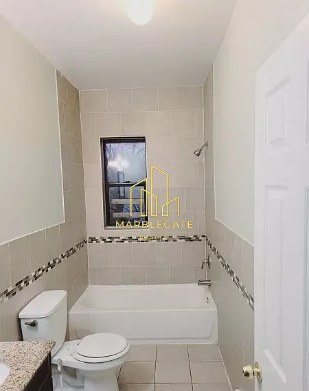 3 bed, 1050 sqft, $2,150 — Photo 3