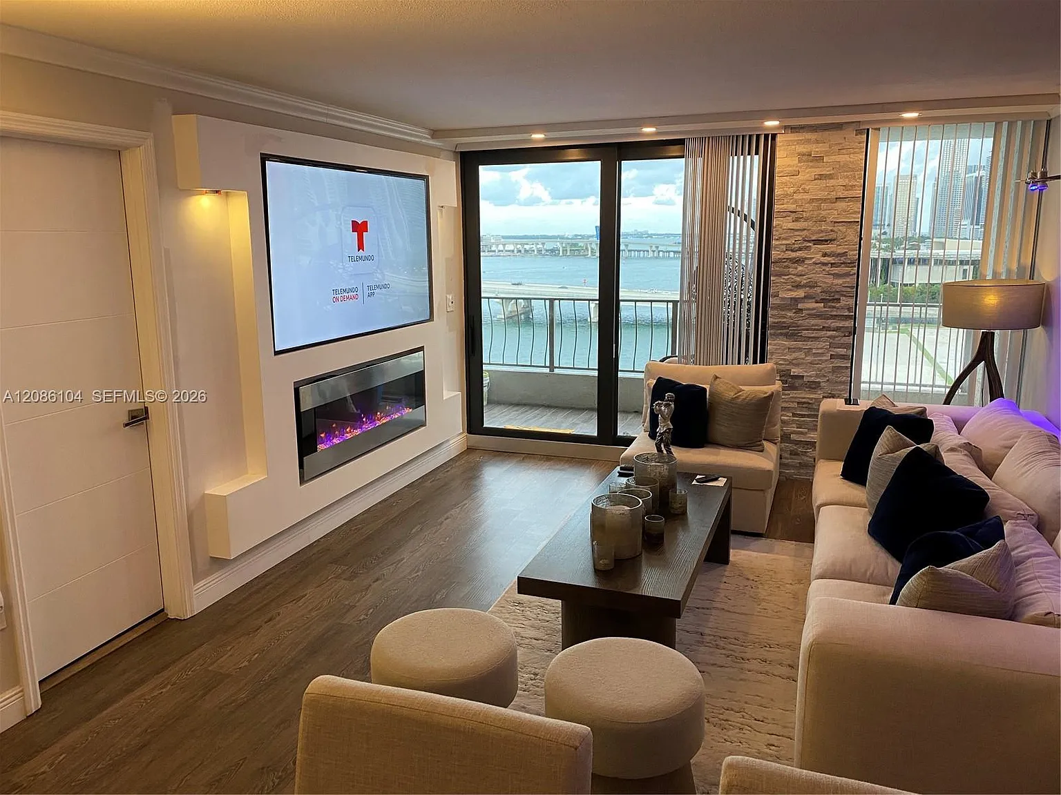 Venetia Condo — Photo 4