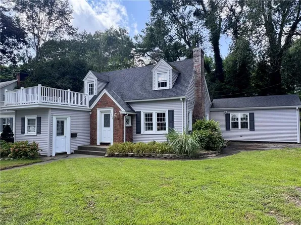 1149 Greenwich Ave, Warwick, RI 02886