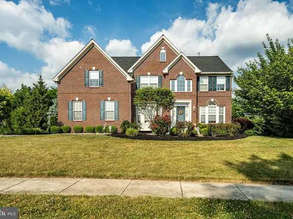 234 Shadybrooke Dr N, Douglassville, PA 19518
