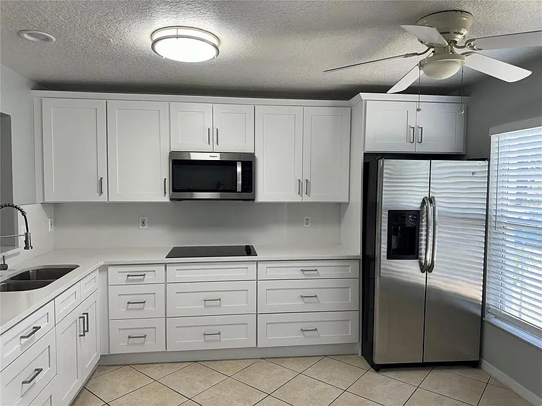 2194 Cypress Bay Blvd — Photo 3