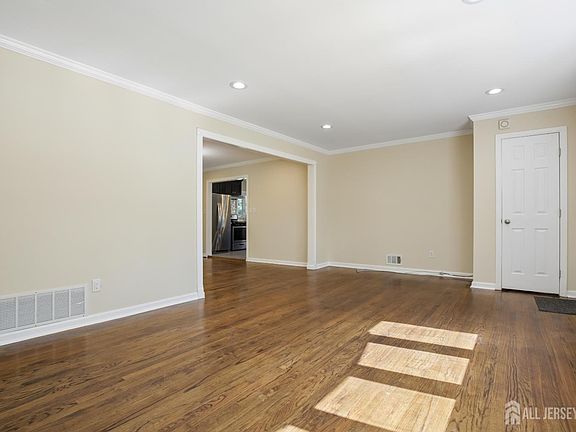 5th image of 113-113 Stony Rd