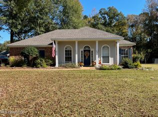 328 Devonport Cir, Raymond, MS 39154