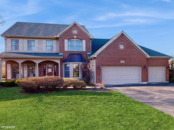 620 Bluestem Ln, Algonquin, IL 60102