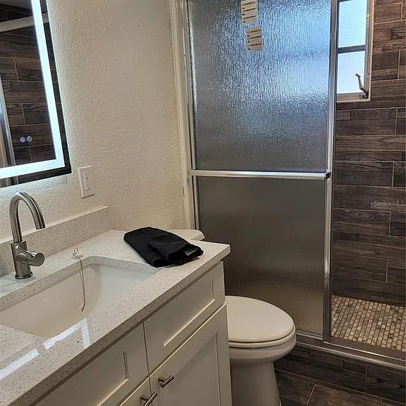 4650 Cove Cir #611 — Photo 14
