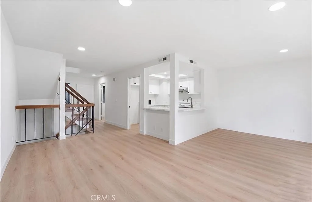 3 bed, 1412 sqft, $3,580 — Photo 2