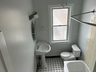 Commuters Delight #2F - 2BR Unit on East Main Street in Schuylkill Haven — Photo 3