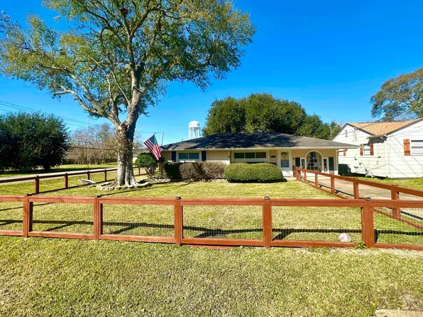 6501 Verde St, Groves, TX 77619