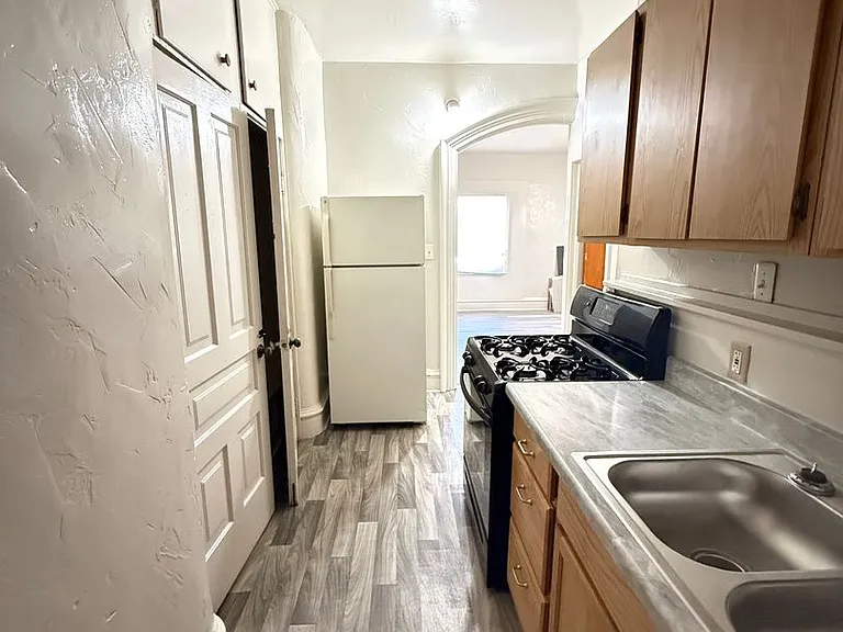 313 W Ganson St — Photo 10