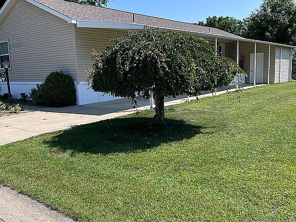 2nd image of 727 Park Cir