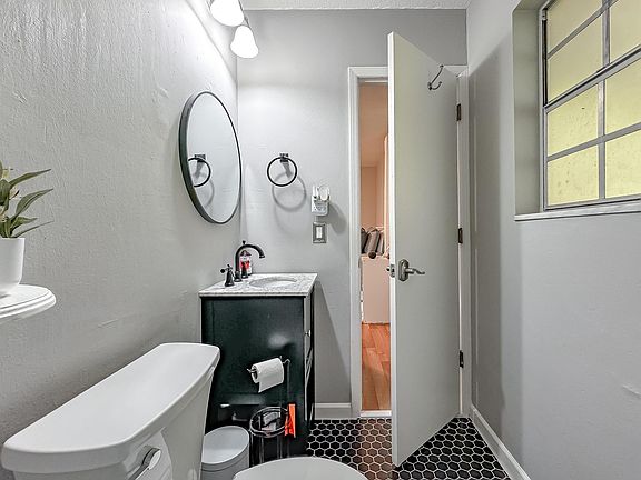 5th image of 2822 Morningside Dr