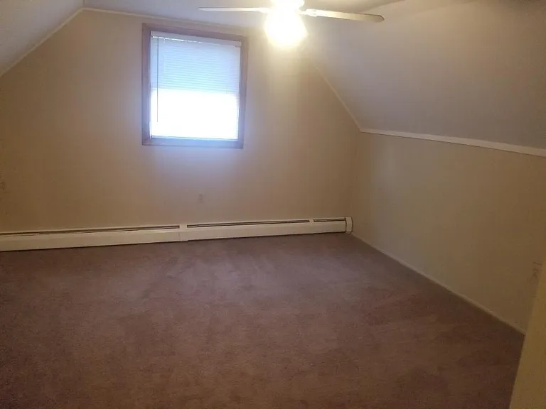 Second upstairs bedroom