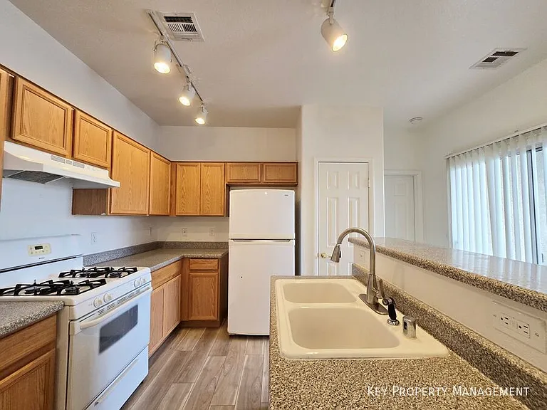 6320 Desert Leaf St #1 — Photo 9