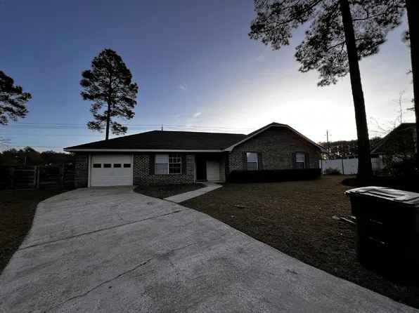820 Mandarin Dr, Hinesville, GA 31313