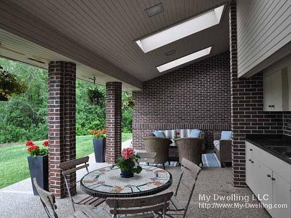 4th image of 9081 N Greenbrook Ct