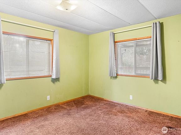5th image of 5724 203rd Street Ct E