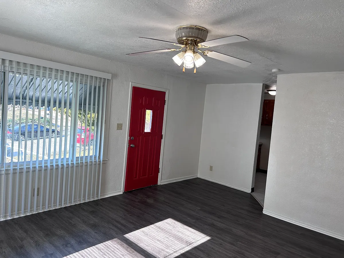 Building Photo - 3635 Mersington Ave