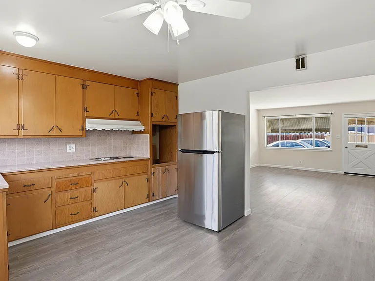 2105 Royal Dr #1 — Photo 26