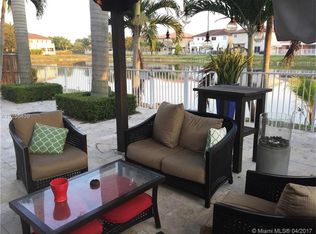 15421 SW 11th Ter, Miami, FL 33194