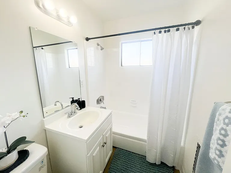 6205 Fulton Ave — Photo 11