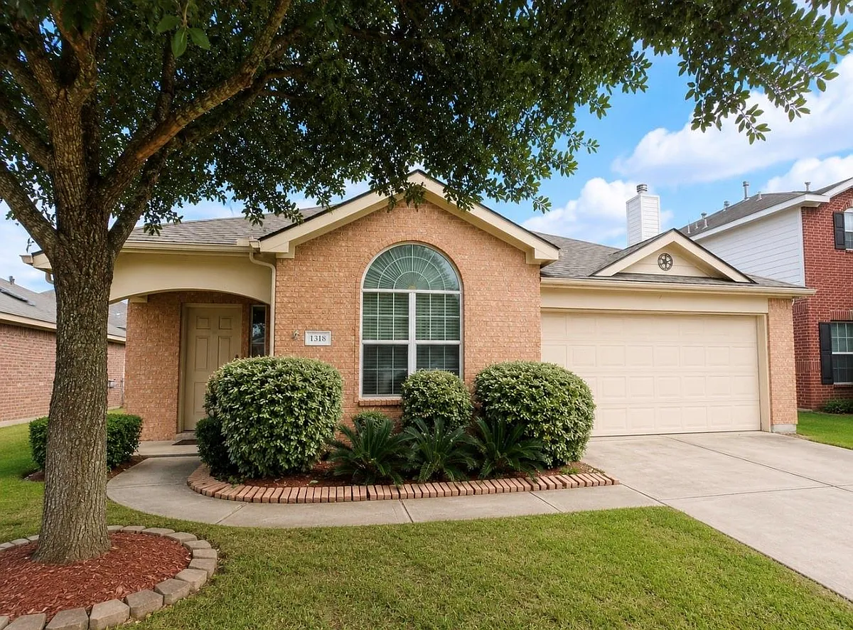 Building Photo - 1318 Colonial Manor Dr