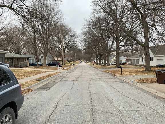 5th image of 2400 S 36th St