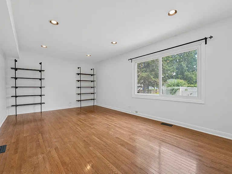 2158 Countryside Cir — Photo 30