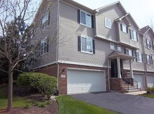 1897 Indian Hill Ln, Aurora, IL 60503