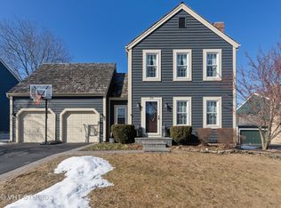 274 Mayflower Ct, Gurnee, IL 60031