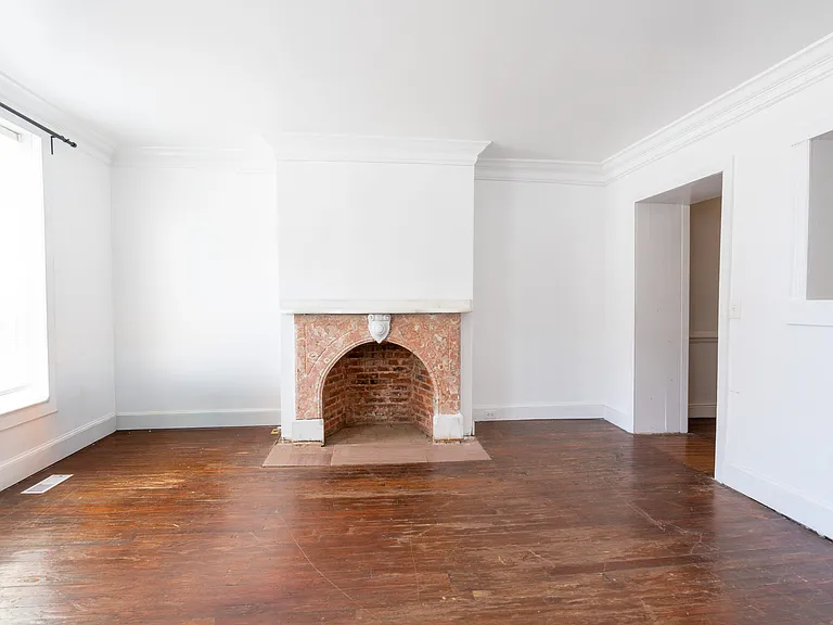 314 W Main St — Photo 10