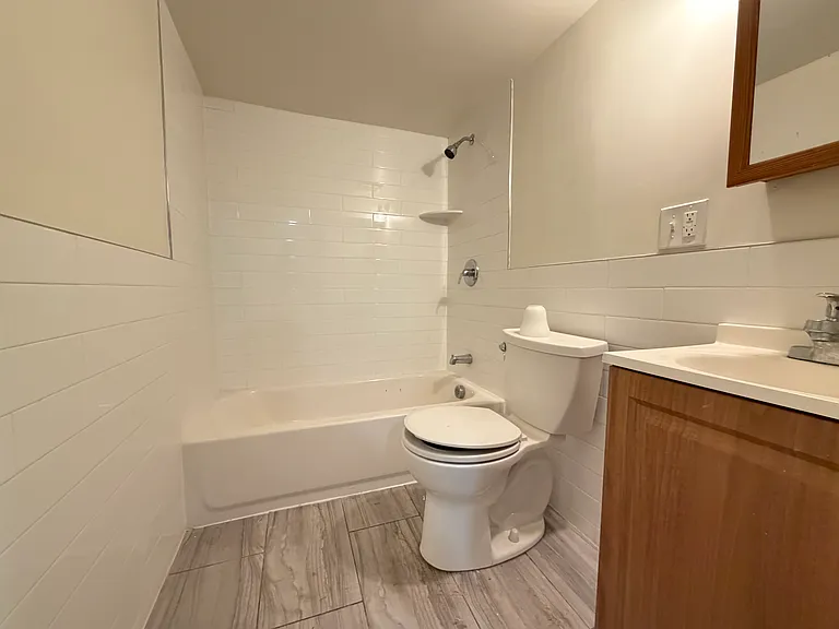 198 Danforth Ave #1 — Photo 11