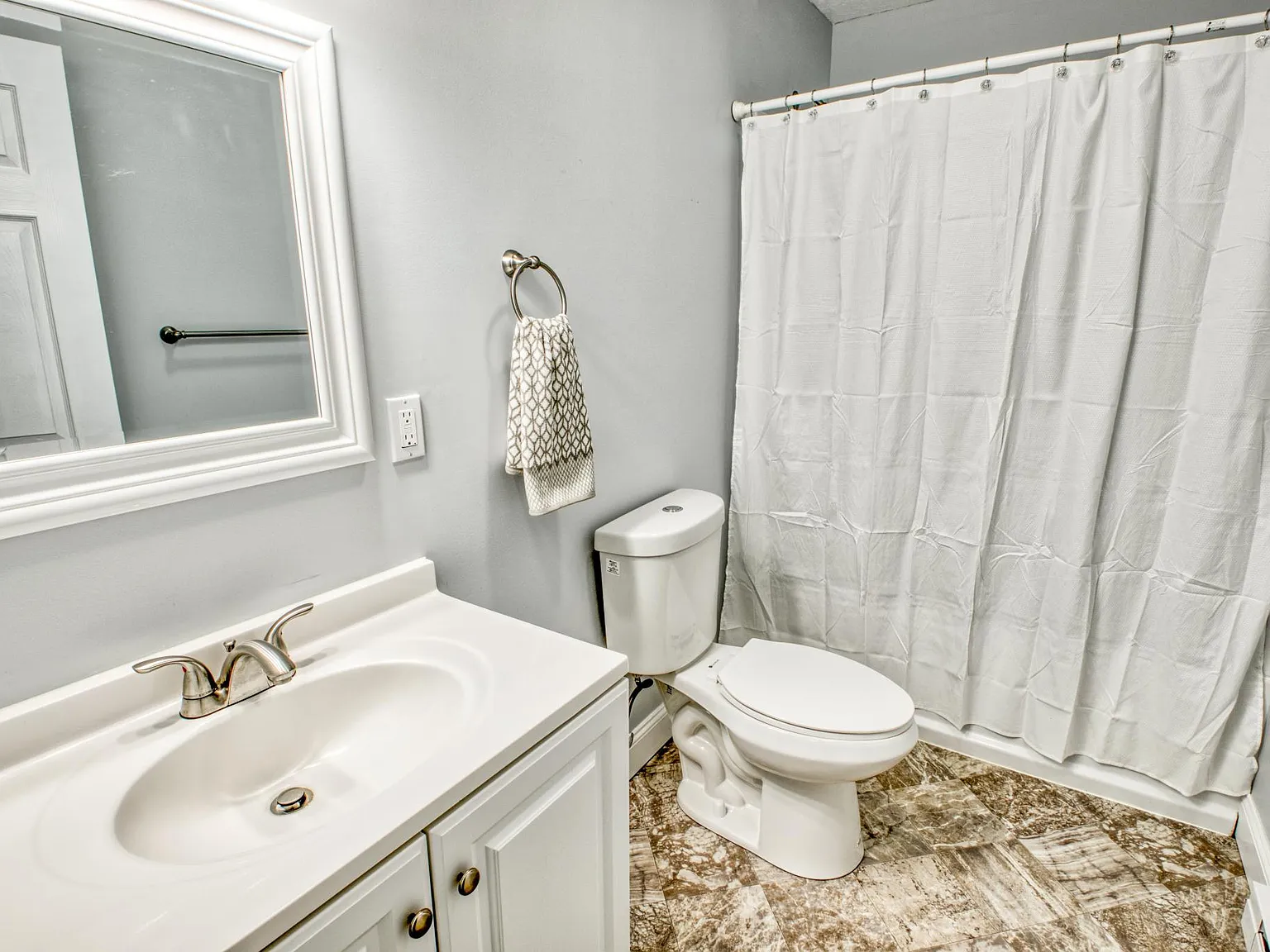 1 bed, 720 sqft, $995 — Photo 4