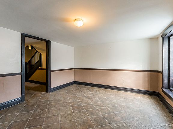4th image of 3818 W Ainslie St Unit 3