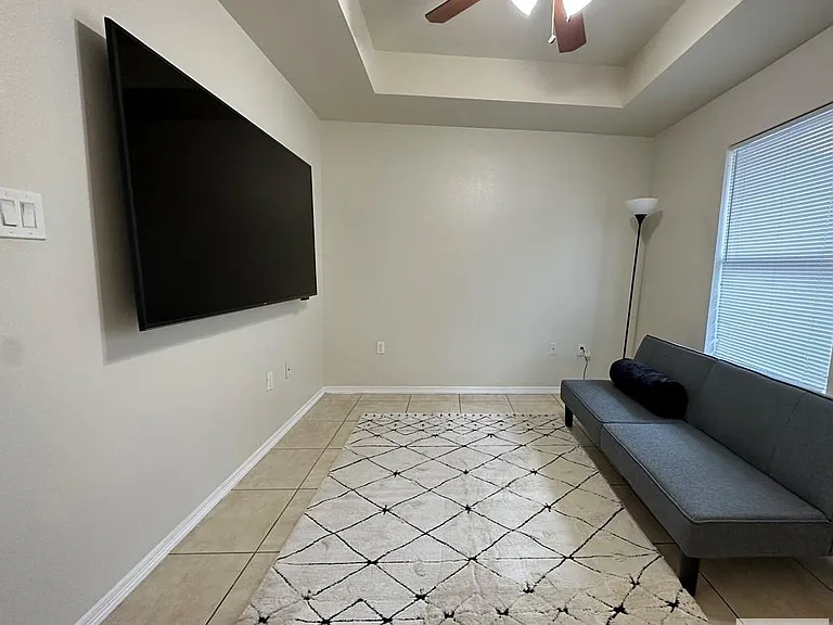 2000 Westminster Cir #2048 — Photo 11