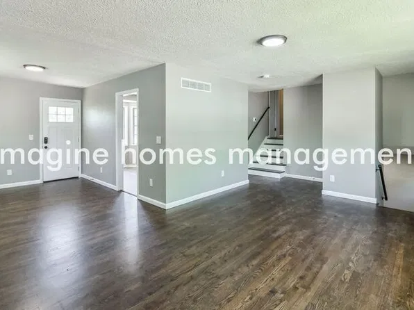 5221 NE 57th St, Kansas City, MO 64119