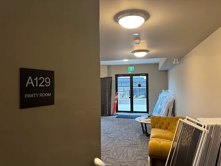208b St — Photo 31