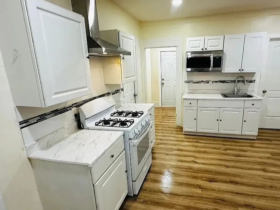 31 Elliott St #2