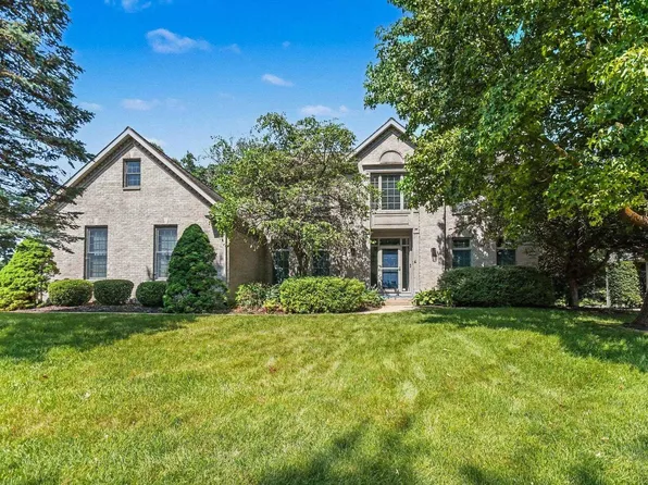 52611 Spring Valley Ln, Granger, IN 46530