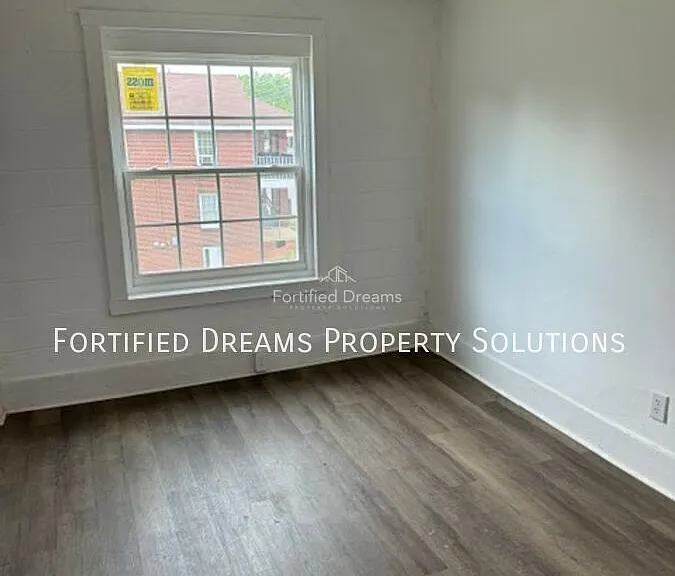1514 E 14th St #A — Photo 12