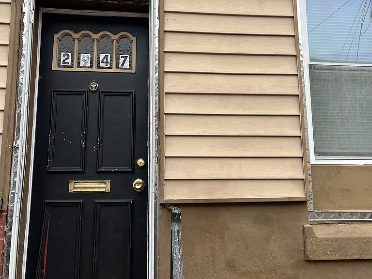 2947 Kip St — Photo 1