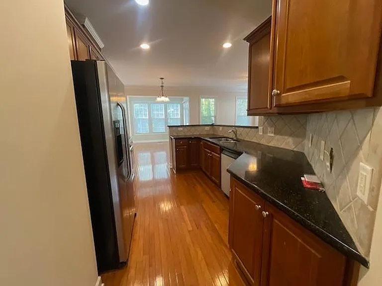 3513 Edgemont Dr — Photo 15